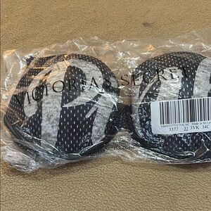 Victoria's Secret Monochrome Patterned Bra